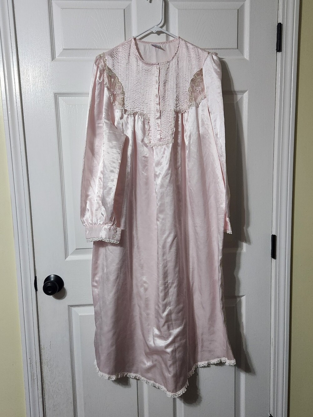 Val Mode Women's Pink Satin Vintage Long-Sleeve Nightgown with Lace Yoke, Size M
